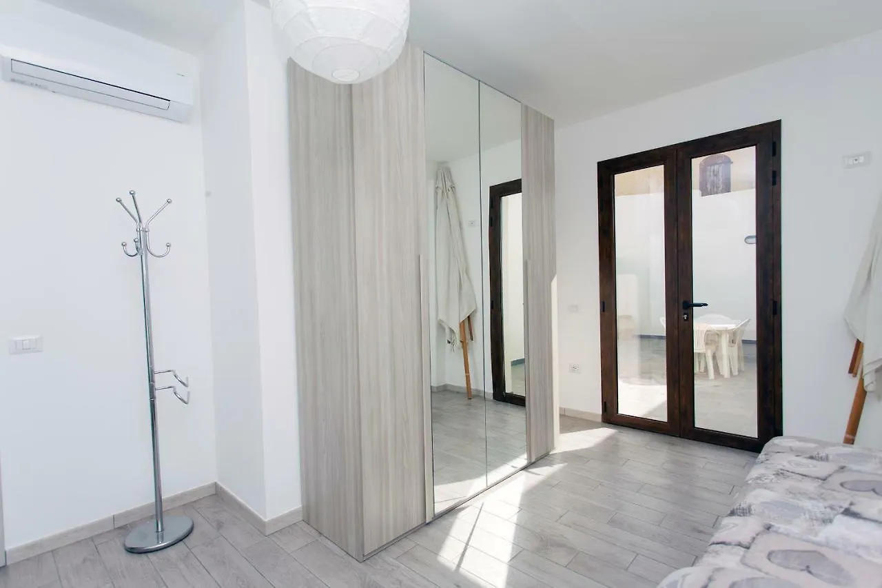 Sunshine Brand New Luxury House Villa Putzu Idu